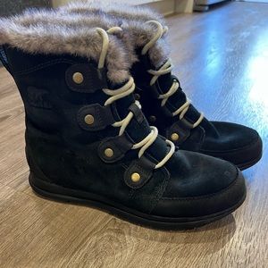 Sorel Explorer Joan Cozy Waterproof/Lining Boots Size 8.5 for Women